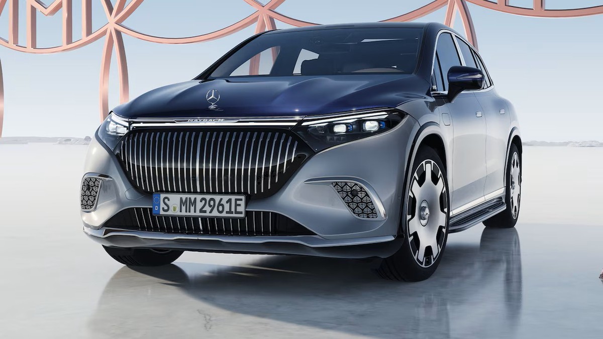 LÜKSÜN ELEKTRİKLİ ZİRVESİ: 2026 Mercedes-Maybach EQS 680 SUV Yollarda! 300.000 Euro’luk Elektrikli Saray!