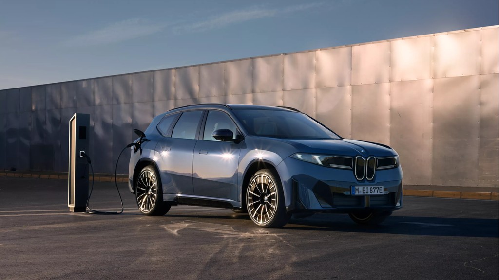 BMW'den Sürücüleri Öfkelendiren Hamle: Karşılaştırma ve Değerlendirme