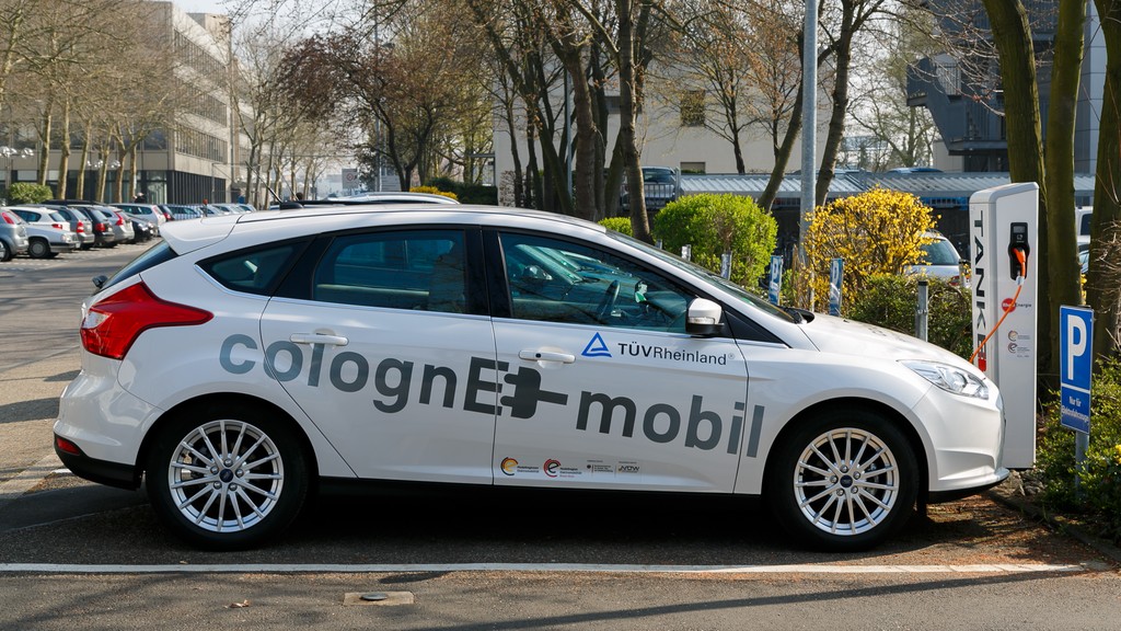 Elektrikli Araçlar Artık Hibritlerden Daha Ucuz — 2026 Değerlendirmesi ve Pazar Analizi