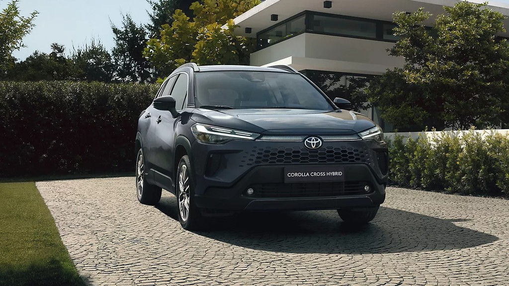 Toyota C-HR 10 Yaşında: Coupe Tasarımlı Hibrit SUV’un Başarı Hikâyesi — Alıcı Rehberi ve Dikkat Edilmesi Gerekenler