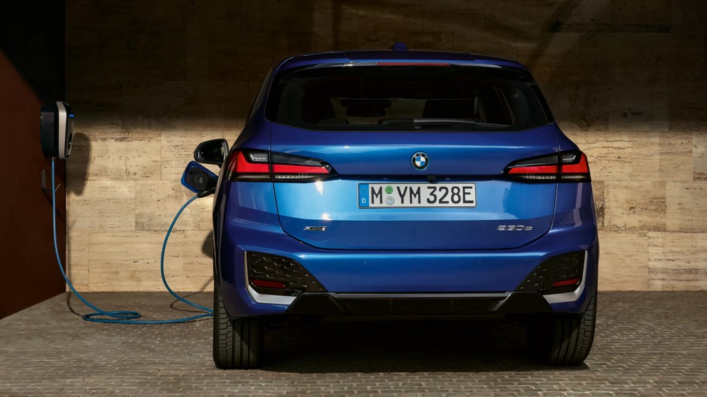 BMW i3’ün Seri Üretimi Münih’te Başladı — İkinci El Piyasası ve Fiyat Trendleri