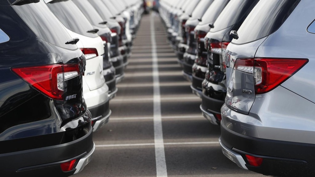 Otomotiv Pazarı 6 Aydır Daralıyor: Değerlendirme ve Karşılaştırma